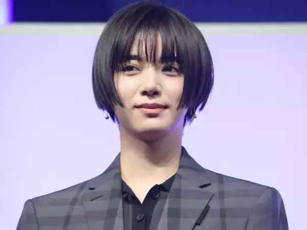 池田エライザ、シックなミニ丈衣装で会場魅了　スマホ撮影映画に意欲「私も挑戦してみたい」