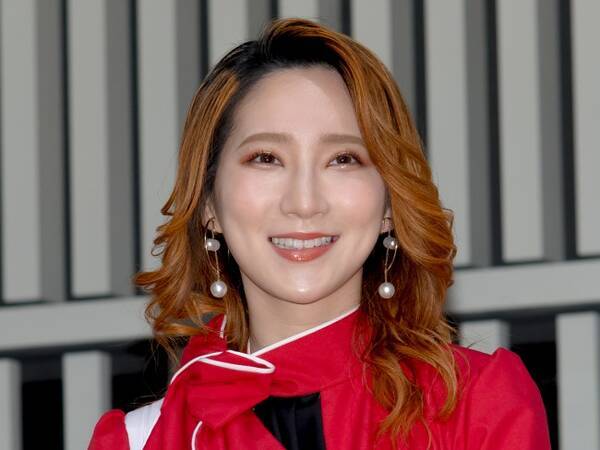 ファーストサマーウイカ 前髪あり ショットに反響 吉岡里帆さんかと 稲森いずみさんみたい 21年7月12日 エキサイトニュース