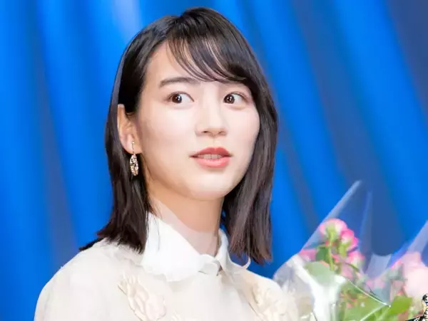 のん、“いぇーい。大人！”誕生日にWピース「28歳の年も楽しみます」　祝福コメントも殺到