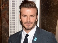 デヴィッド ベッカムがブロンドの短髪に 三男クルスはピンクヘアにイメチェン 21年7月17日 エキサイトニュース