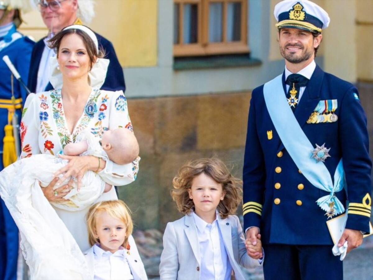 スウェーデン王室カール フィリップ王子第3子の洗礼式に 王室メンバーが集結 21年8月22日 エキサイトニュース スウェーデン王室カール フィリップ王子第3子の洗礼式に 王室メンバーが集結 21年8月22日 エキサイトニュース