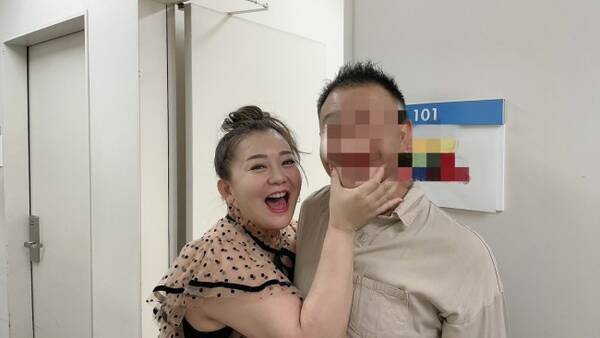 華原朋美 笑顔で結婚を報告 夫とは 抱き合った時にすごく肌が合う 衝撃発言連発 21年8月17日 エキサイトニュース