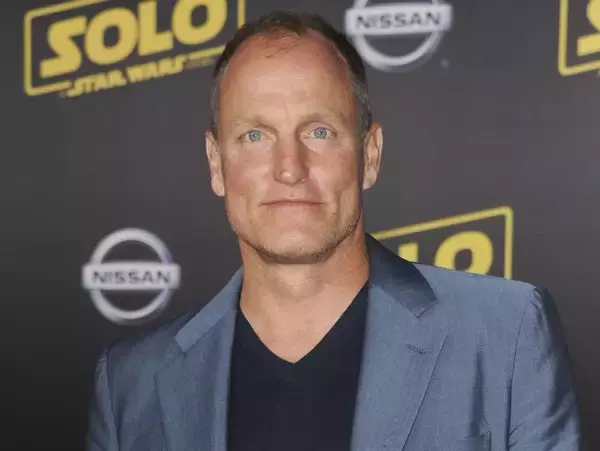ウディ・ハレルソンが愛娘を撮影した男性をパンチ！　自己防衛と警察が発表