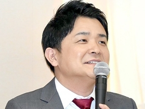 千鳥ノブ、ミニワンピのサンタコスプレに反響「ノブさん可愛い」「クリスマスの奇跡」