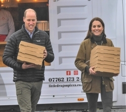 ウィリアム皇太子とキャサリン妃、サプライズでピザを配達！