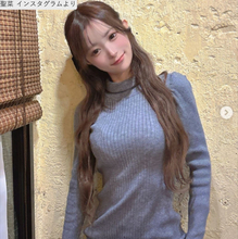 16歳で妊娠・ギャルモデル、ニット姿が「スタイル抜群」「圧倒的な美しさ」と絶賛の声