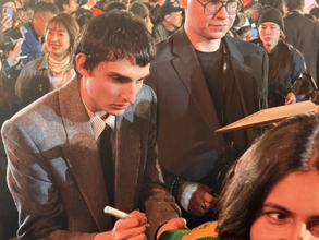 『ストレンジャー・シングス』ファン2000人が熱狂！　来日したキャスト＆ダファー兄弟が神ファンサ