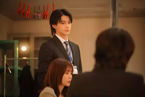 『おコメの女』「隠れて!!」“笹野”佐野勇斗、渾身の“仕掛け”にツッコミ続々「原始的すぎてwww」「忍者屋敷かよ」