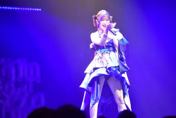 鈴木愛理「まさか自分が歌う日が来るとは」　歴史ある『BLUE MAN GROUP』楽曲「I FEEL LOVE」を熱唱