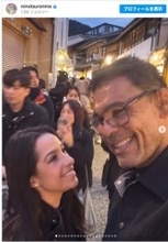 イケオジ化した元PRIDE王者　美人妻とラブラブ日本旅行中　キスする写真も