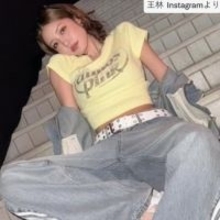 王林、デニムパンツ姿でポージング　ネット衝撃「スタイル抜群」「美しすぎる」