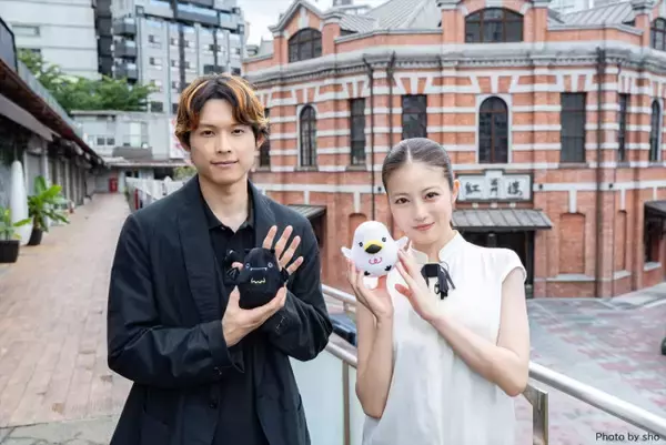 『白鳥とコウモリ』松村北斗、今田美桜ら台湾レッドカーペット＆舞台あいさつに3000人のファンが熱狂！