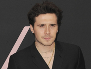 両親と確執のブルックリン・ベッカム、父ベッカムに捧げたタトゥーを上書き