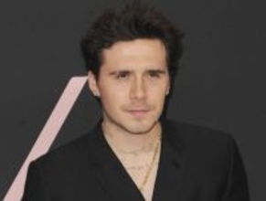 両親と確執のブルックリン・ベッカム、父ベッカムに捧げたタトゥーを上書き