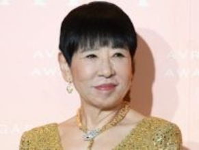 和田アキ子、手術から退院しイケメン俳優とド密着「感謝の気持ちでいっぱいです」