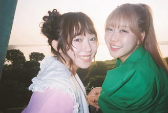 2人組YouTuberむくえな、10周年を記念したスタイルブックを発売　テーマは「親友としたい10のこと」