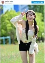 “元アイドル”165cmレースクイーン、へそ出しチューブトップにミニ丈から美脚あらわ　夏先取りコーデがかわいい