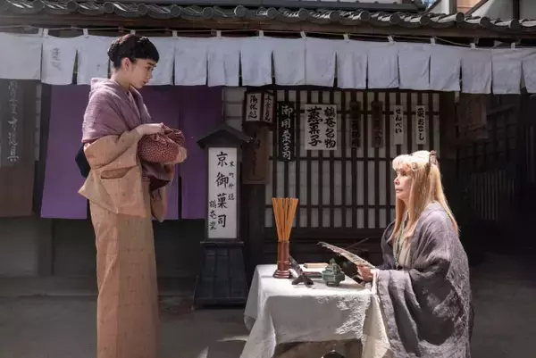 『風、薫る』“りん”見上愛、占い師“真風”研ナオコと対面　意味深な一言にネット騒然「不穏すぎる」「イマジナリー占い師…？」
