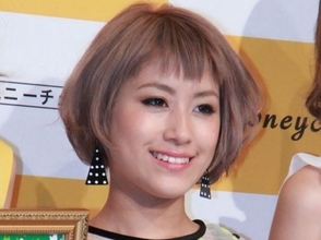 IMALU、大物芸人のウエディングドレス姿を激写「綺麗やなぁおもたら」「違和感なし！」