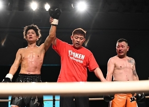 高岡蒼佑、格闘技デビュー2戦目も勝利　4度のダウンを奪い判定