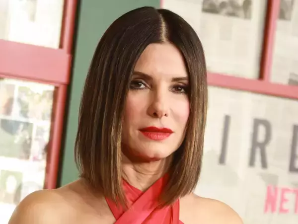 サンドラ・ブロック、母の日に子どもたちと写るレア写真公開