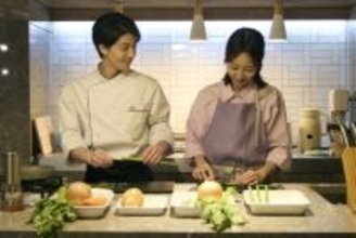 『今夜、秘密のキッチンで』第3話　“あゆみ”木南晴夏、男性の転落事故の記事を見つける