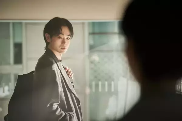 「菅田将暉、韓国ドラマの作り方に驚き！　Netflixドラマ『寄生獣』にサプライズ出演」の画像