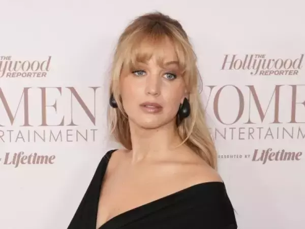 ジェニファー・ローレンス、豊胸手術を受けると宣言！