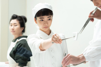 来週の『風、薫る』“りん”見上愛、看病婦“ツヤ”東野絢香の様子が気になり声をかける