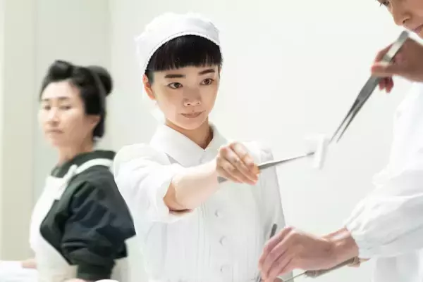 来週の『風、薫る』“りん”見上愛、看病婦“ツヤ”東野絢香の様子が気になり声をかける