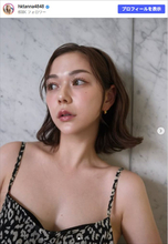 そんなに出して大丈夫!?　村重杏奈、現場どよめく「背中ぱっかーんワンピ」に反響