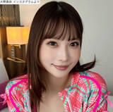 「フォロワー130万の“日本一美しいドラマー”、ベッドの上で抜群スタイル全開　グラビアでも活躍中」の画像1