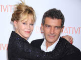 「アントニオ・バンデラス、2014年に離婚した元妻メラニー・グリフィスは今も「親友の一人」」の画像1