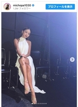 みちょぱ、美脚全開のオフショット　「綺麗すぎ」「足なっがーーー！」