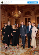 ベッカム一家、確執中の長男を除きパリに集結　母の栄誉に娘ハーパー「私の最大のお手本」