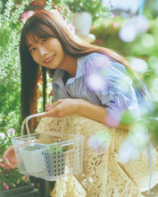 AKB48卒業→グラビア転身で大活躍の美女、キュートなドレス姿からキワどいチューブトップまで