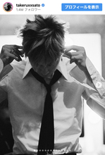 佐藤健、“反則級”のネクタイ姿にファン歓喜「やばい」「仕事の疲れが吹っ飛んだ」