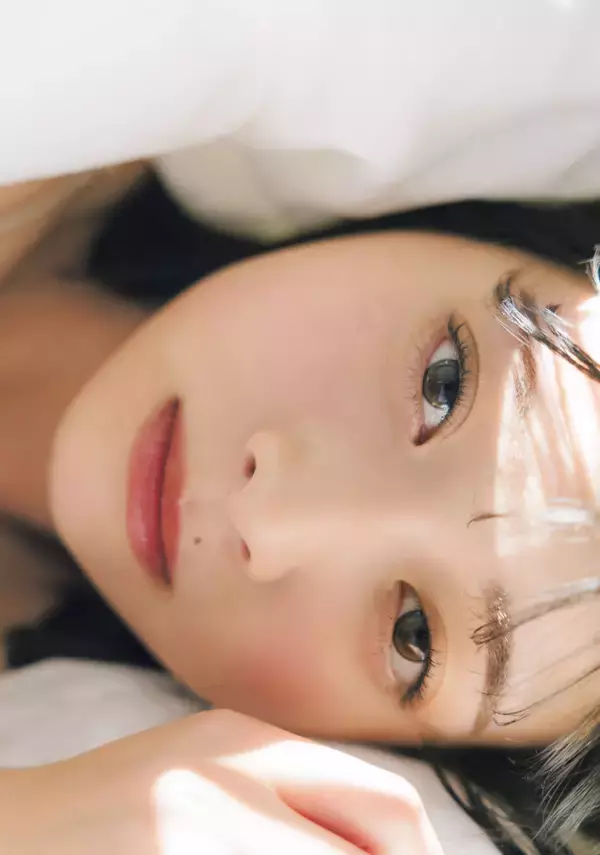 福岡出身・原石美少女がヤンジャン降臨！　初水着＆人生初グラビア披露