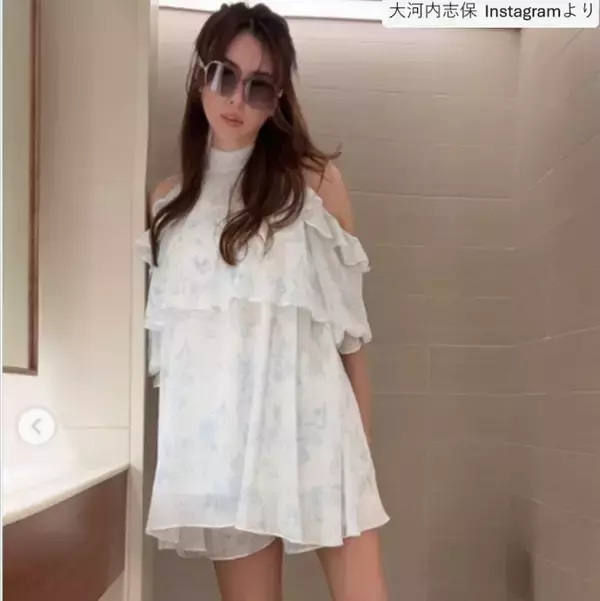 54歳美魔女モデル・大河内志保、ミニ丈姿が「スタイル抜群」　元夫は新庄剛志