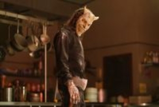 イーサン・ホークの前作での怪演は序章に過ぎなかった――映画『ブラックフォン ２』、少女の夢に出現する連続殺人鬼グラバー本編映像