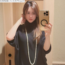 54歳美魔女モデル・大河内志保、エレガントなミニスカワンピ姿で美スタイル全開「年齢感じさせない」　元夫は新庄剛志