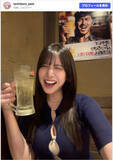 「「はち切れそう」172cm美女インフルエンサー、“阿部寛”級の豪快な飲みっぷりに反響」の画像1