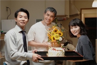『初恋の悪魔』伊藤英明“署長”、47歳に　撮影中の誕生日サプライズに恐縮