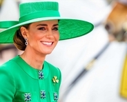 キャサリン皇太子妃、トゥルーピング・ザ・カラーでグリーンのエレガントな装い