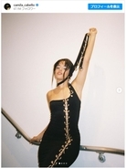 カミラ・カベロがワンショルダードレスをシェア！　「心臓発作を起こしそう」「こんなにセクシーな人知らない」の声