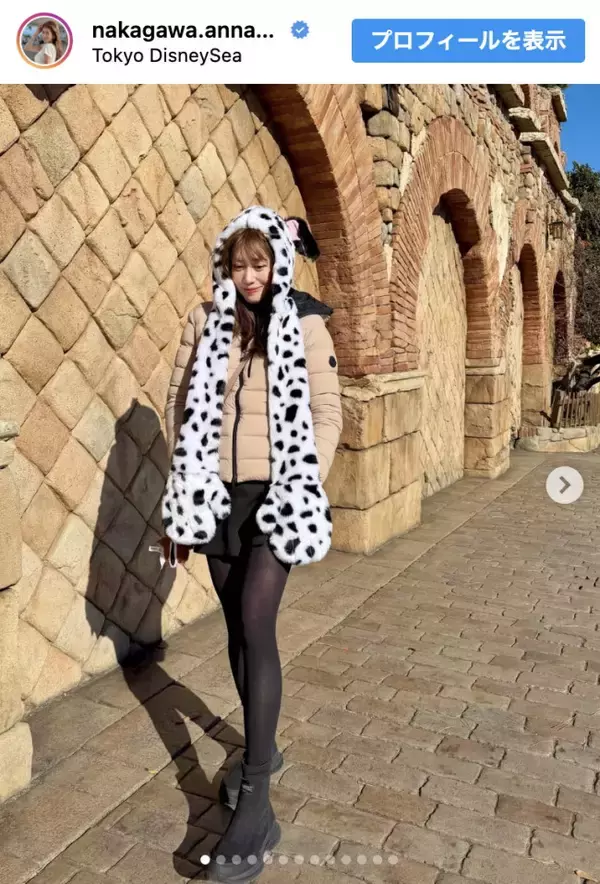 元NHK女子アナ・中川安奈、“気合のミニ丈”ディズニーショット　美人妹も顔出し