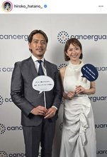 畑野ひろ子50歳、イケメン夫と仲良くイベント出席　絵になるワンピース＆スーツ姿を公開