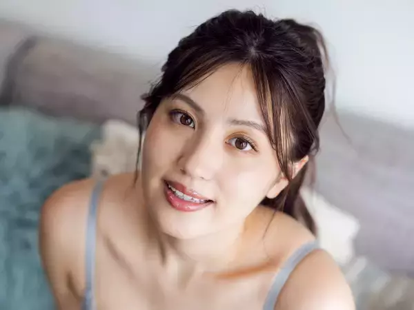 熱烈日ハムファン美女25歳、抜群の透明感＆美ボディの最新グラビア