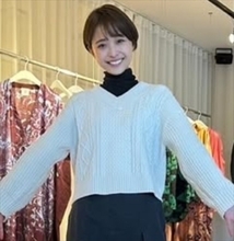 元フジアナ・渡邊渚、白ニットコーデで柔らかい笑顔「スタイル抜群」「めっちゃ可愛い」「素敵」