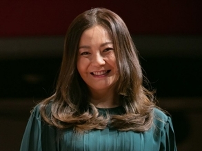 「えっ！！」華原朋美、アーティスト写真一新　スラっとスーツで印象激変「ヤバい綺麗だぁ」